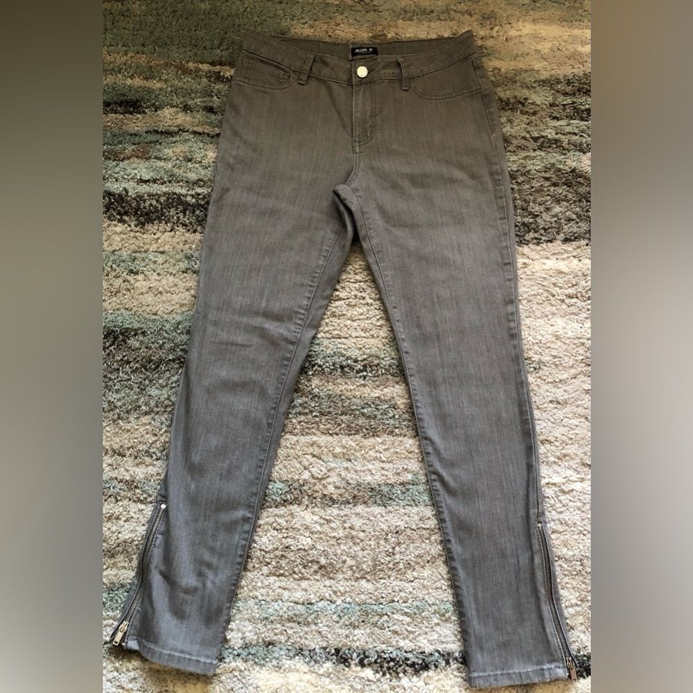 Allen B by Allen Schwartz gray jeans 30x29
